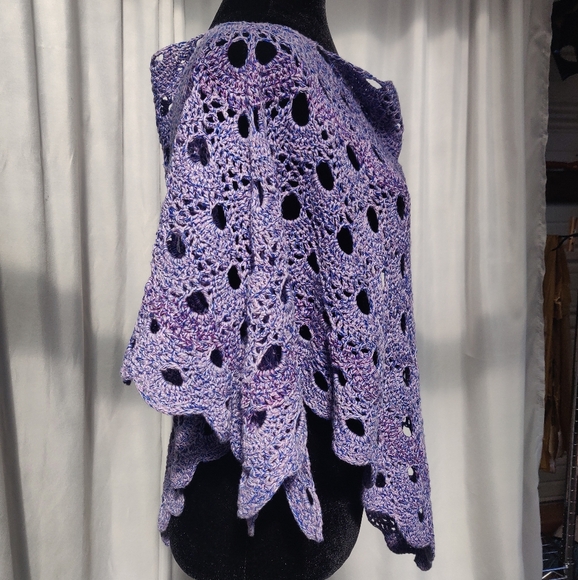 Hand Made Poncho with Head Scarf - Picture 3 of 9